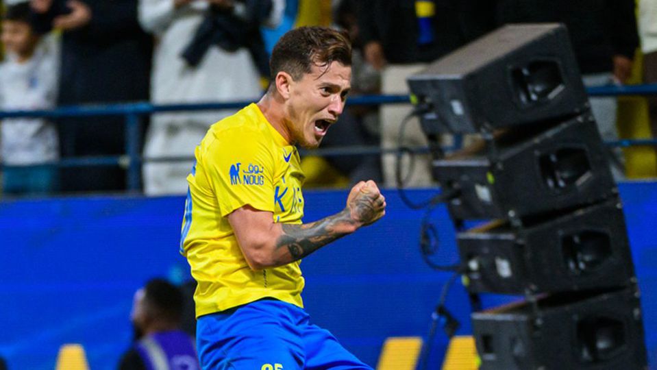 VÍDEO: Otávio marca de cabeça pelo Al Nassr