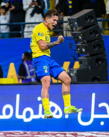 VÍDEO: Otávio marca de cabeça pelo Al Nassr