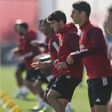 João Neves já no treino do Benfica antes do Toulouse, Bernat é única baixa