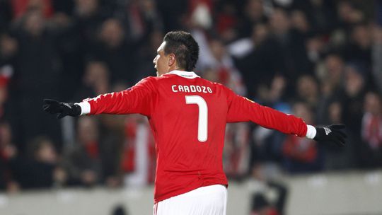 'Show' de Cardozo na última vitória do Benfica em França