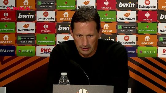 Roger Schmidt reage aos elogios de João Mário