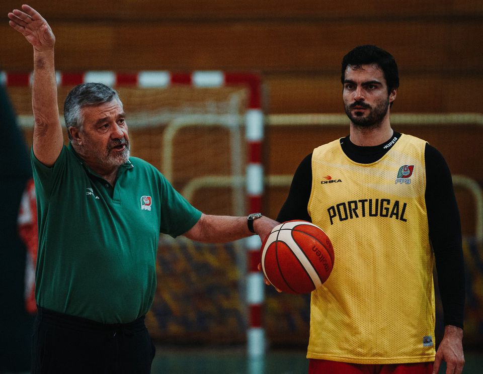 Selecionador Mário Gomes confiante na qualificação de Portugal para o Eurobasket 2025