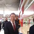 Rui Costa sorridente à partida para Toulouse