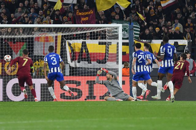 Alteração de sistema promovido por Martín Anselmi tem revelado bastantes problemas no eixo da retaguarda