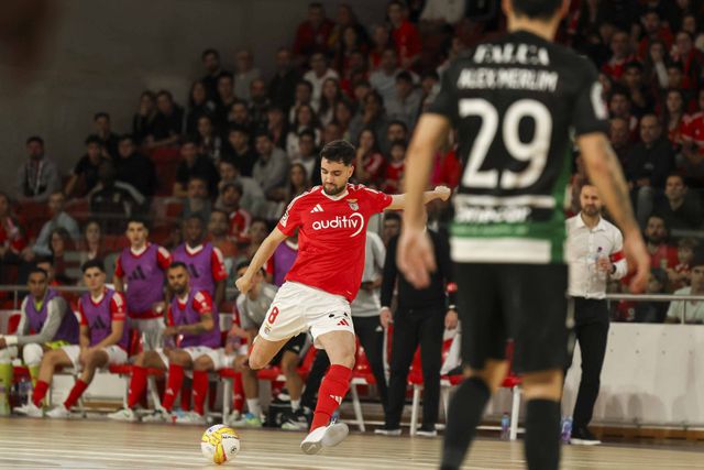 Siga em direto o dérbi entre Benfica e Sporting