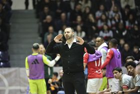 Benfica perde em Carcavelos e fica mais longe do Sporting