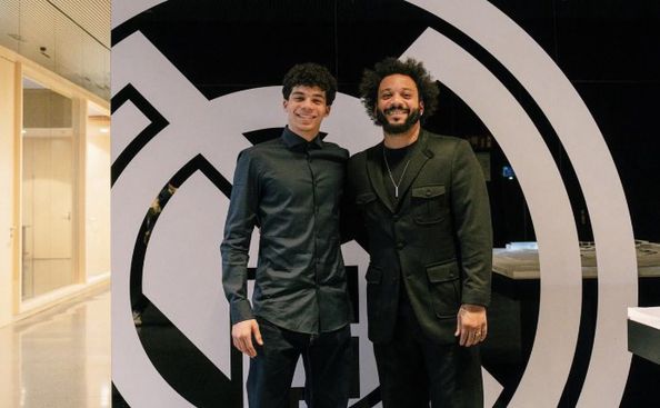Enzo e o pai, Marcelo, depois da renovação de contrato com o Real Madrid