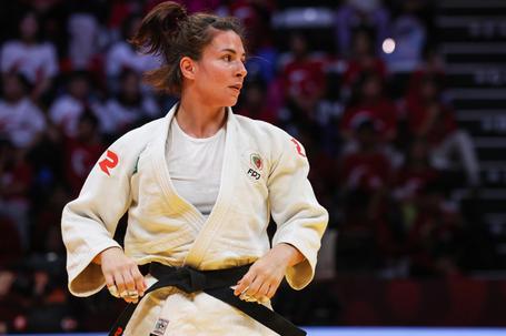 Benfica anuncia saída de Bárbara Timo