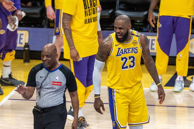 Fenómeno! LeBron, de 40 anos, voltou a marcar 40 pontos