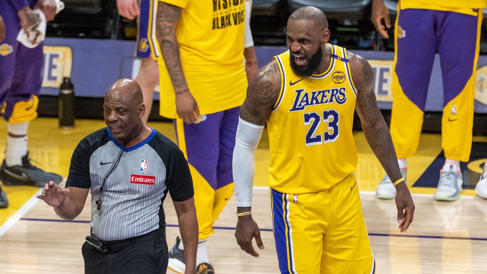 Fenómeno! LeBron, de 40 anos, voltou a marcar 40 pontos