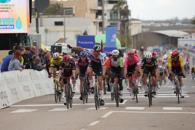 Volta ao Algarve: belga Meeus vence 3.ª etapa ao sprint