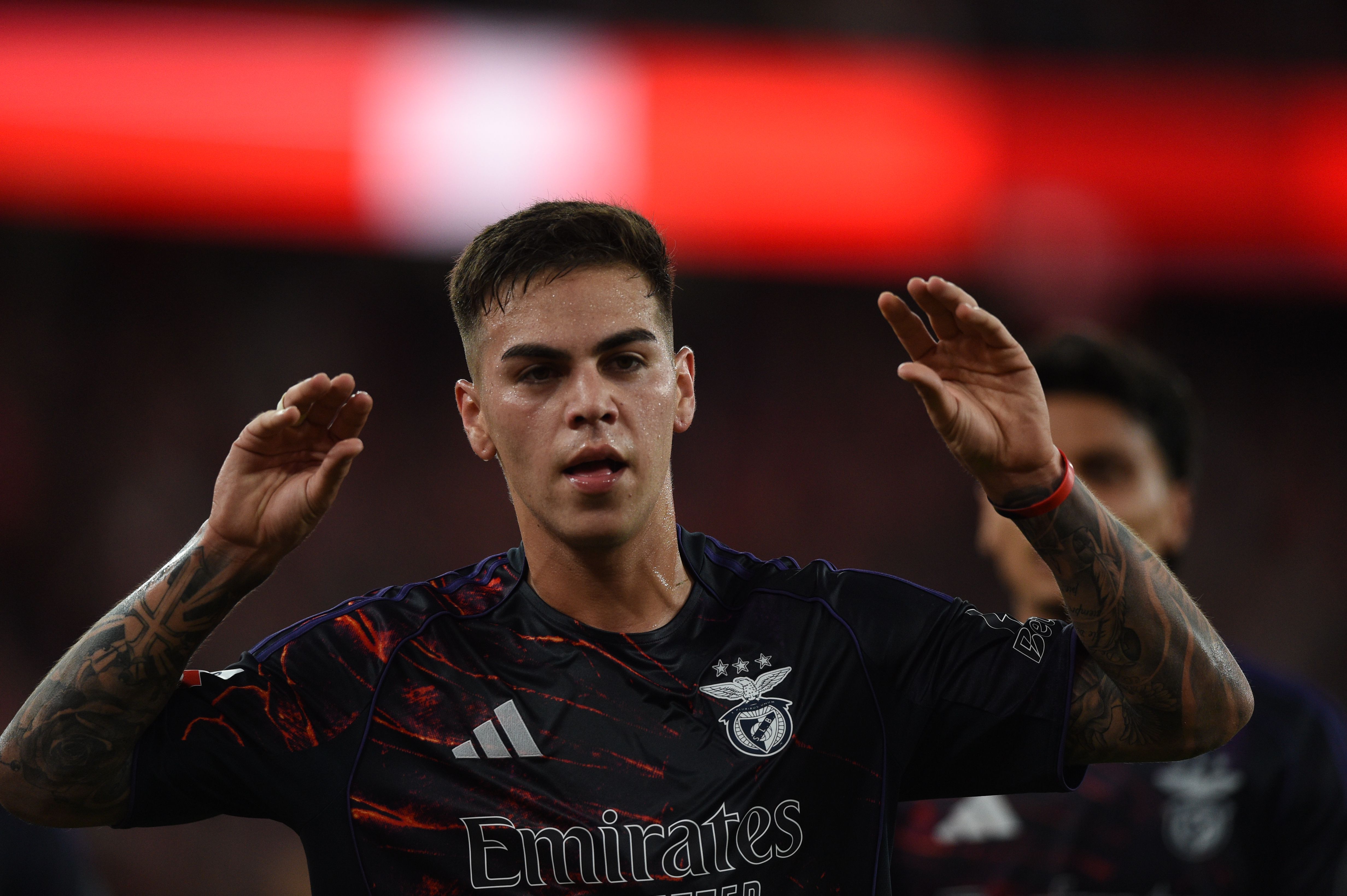 Enzo Barrenechea assinou o 2-0 e festejou com... sequência - Foto: Sérgio Miguel Santos