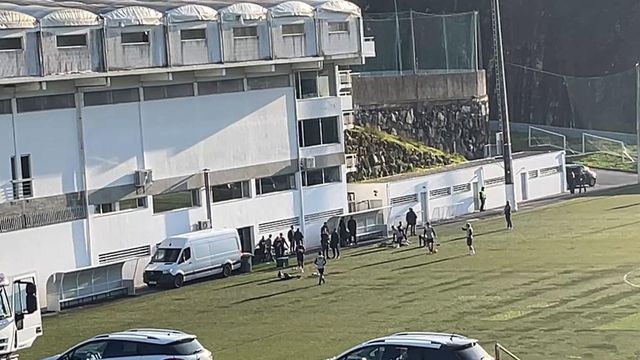 Sporting faz treino de ativação num relvado secundário em Moreira de Cónegos