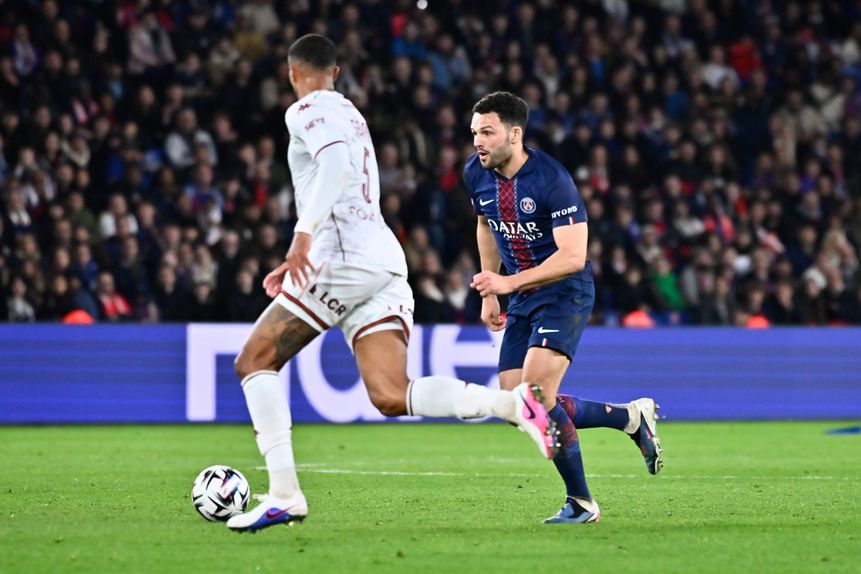 Gonçalo Ramos a rematar frente ao Metz