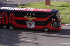 Equipa do Benfica chega à Luz para o jogo com o Aves SAD