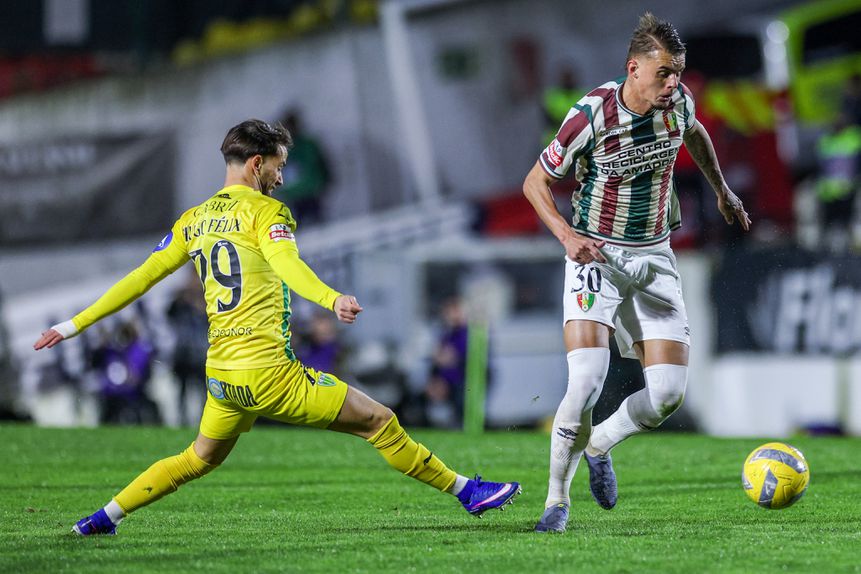 Brasileiro viu o cartão vermelho direto com os beirões e falha deslocação à Vila das Aves - Foto: Miguel A. Lopes/LUSA
