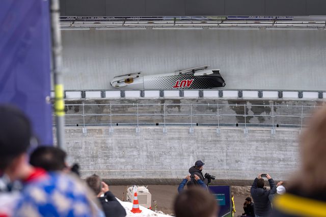 Bobsleigh da Áustria virado ao contrário