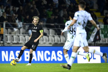 Jogo de Moreira de Cónegos sem casos e com arbitragem positiva de Bruno Costa