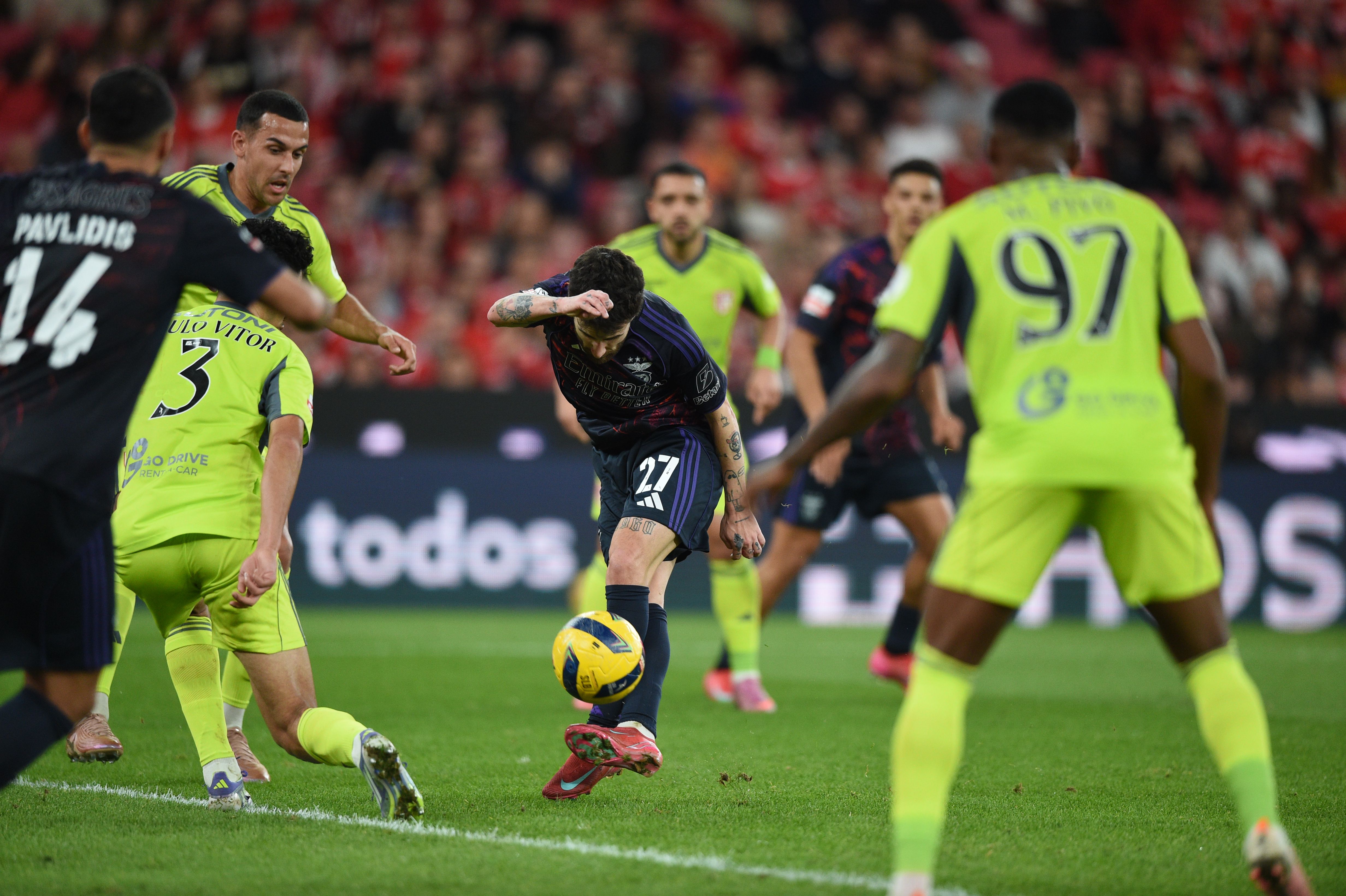 O 3-0 surgiu de letra! O autor? Rafa Silva! - Foto: Sérgio Miguel Santos