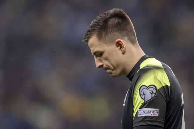 Trubin no banco da Ucrânia