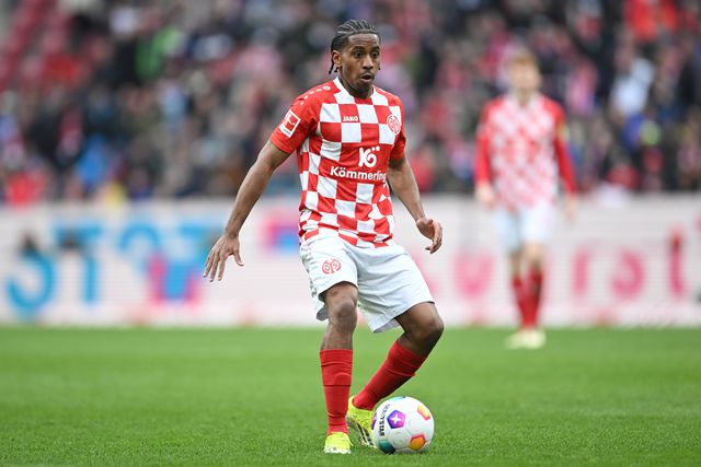 Benfica ganhou corrida a alemães e ingleses por Leandro Barreiro