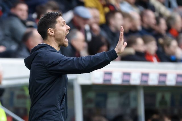 «Bayern, Real Madrid e Liverpool estão a trabalhar para contratar Xabi Alonso»