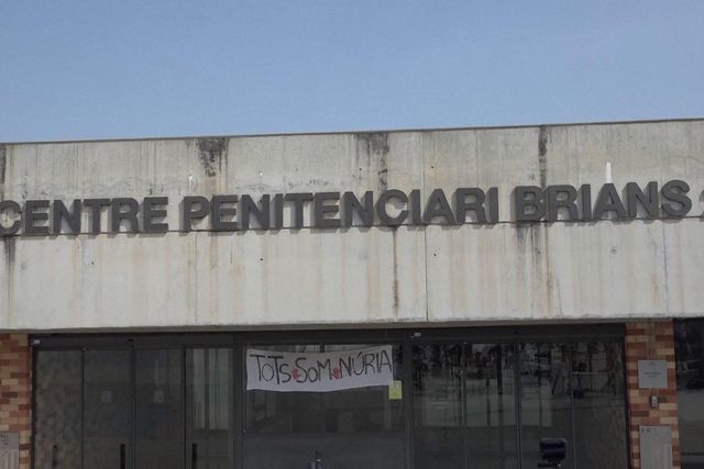 Dani Alves continua detido enquanto fiança de €1 milhão não é paga