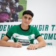 Sporting: central assina contrato