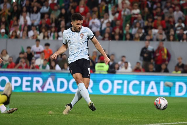 Vídeo: Gonçalo Ramos faz a 'manita' em Guimarães