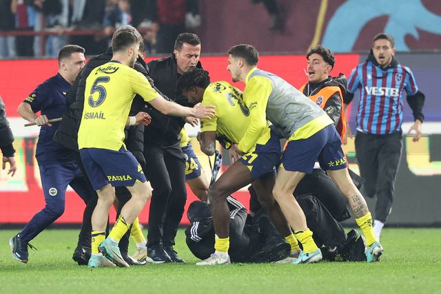 Jogador do Fenerbahçe chocado: «Havia um sentimento de medo pelas nossas vidas»