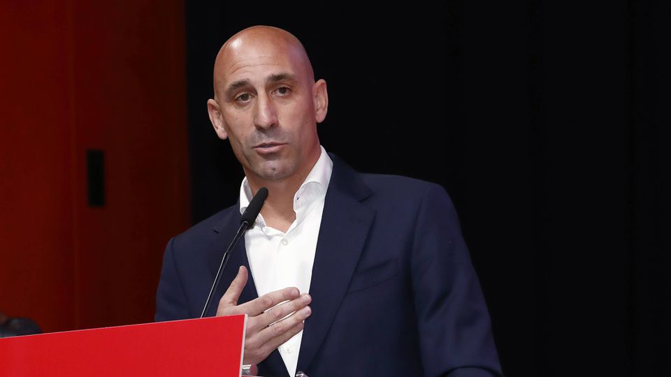 Rubiales e o mandado de detenção: «Volto a Espanha quando tiver de voltar»