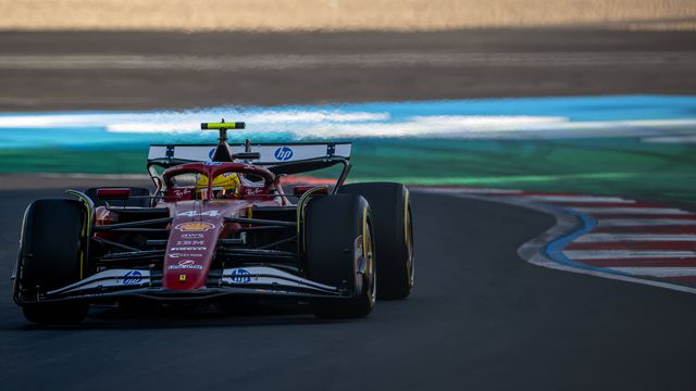 Hamilton incrédulo: «Não consigo acreditar que estamos na frente»