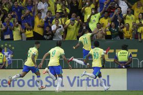 Brasil vence Colômbia com golo aos 90+9' (vídeo)