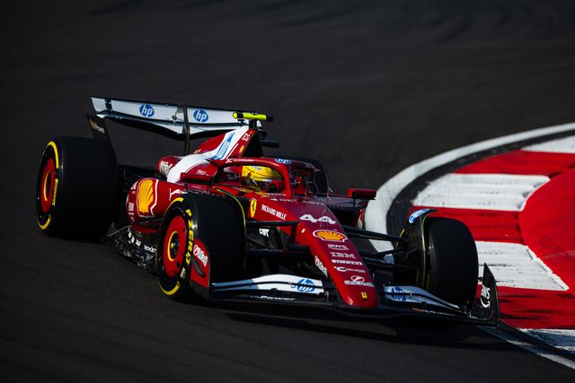 Lewis Hamilton em Xangai (IMAGO)