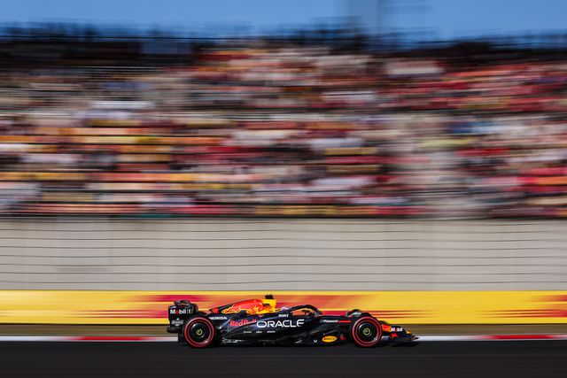 Max Verstappen ao volante do seu Red Bull