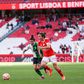 Pauleta, do Benfica, conduz a bola perante Ana Borges, do Sporting, durante o jogo da Liga feminina que terminou com empate a um golo. Neste sábado há novo dérbi, agora para a Taça de Portugal