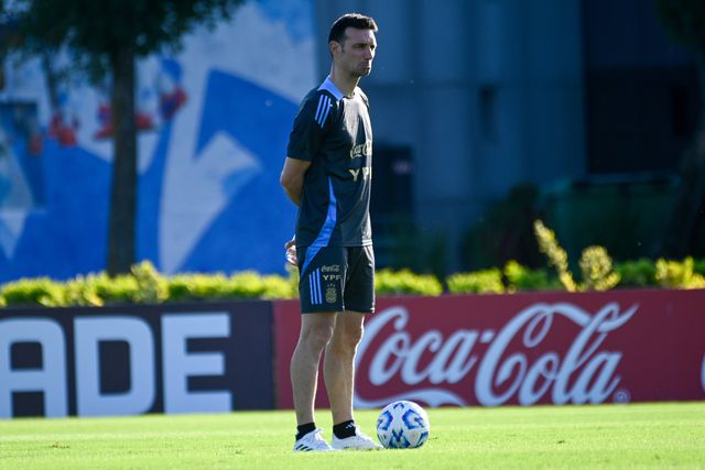 «Uma perda sensível» para a Argentina: Scaloni fala sobre Messi