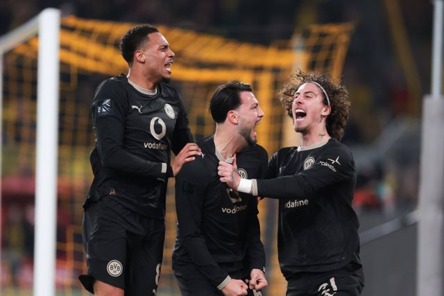 Fábio Silva a celebrar o golo da reviravolta de Bensebaini, de penálti