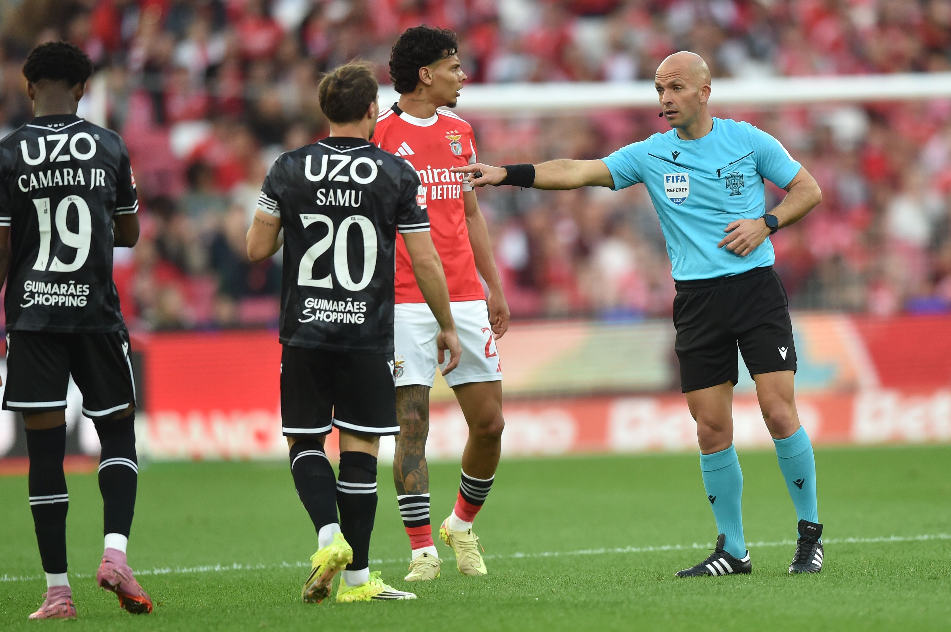 Luís Godinho com Samu e Richard Ríos - Foto: Miguel Nunes