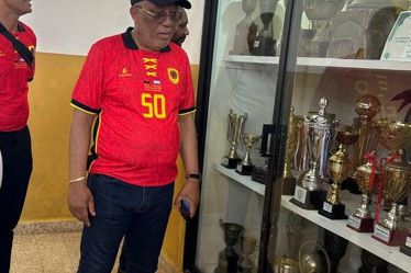 Federação Angolana de Futebol, presidida por Alves Simões, toma posição sobre palco do dérbi de amanhã