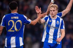 Jogadores do FC Porto a festejar o 2-0 ao Estugarda na Europa