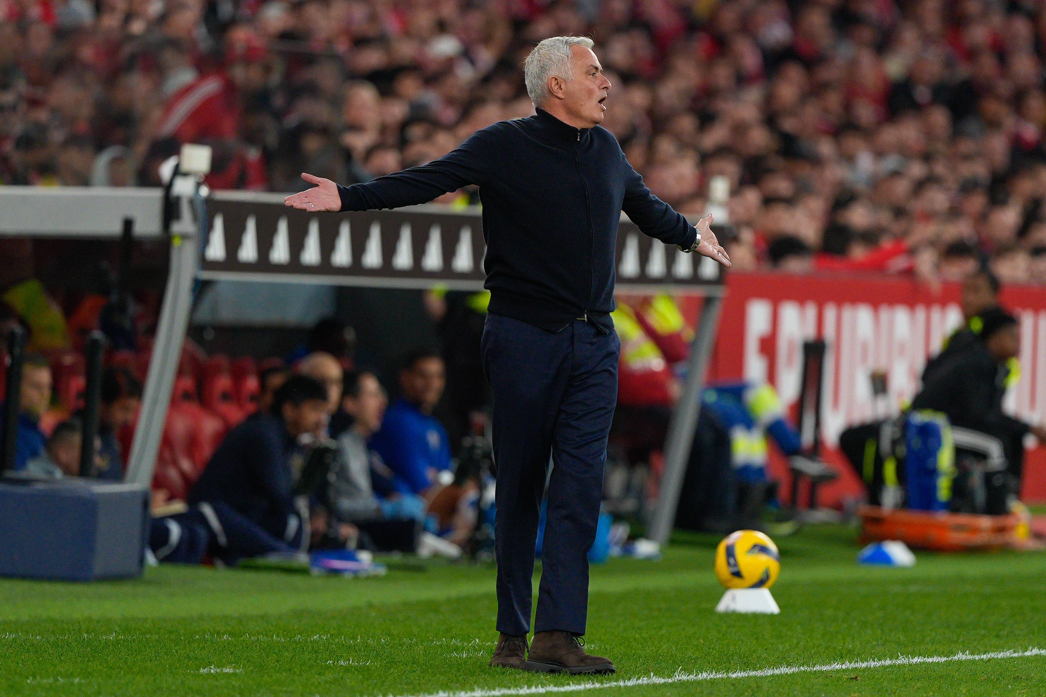 José Mourinho, treinador do Benfica