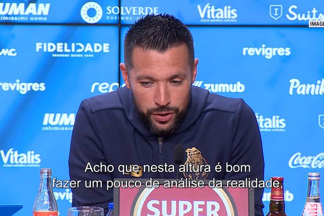 «Vai ser complicado ver De Jong no relvado antes do final da época»