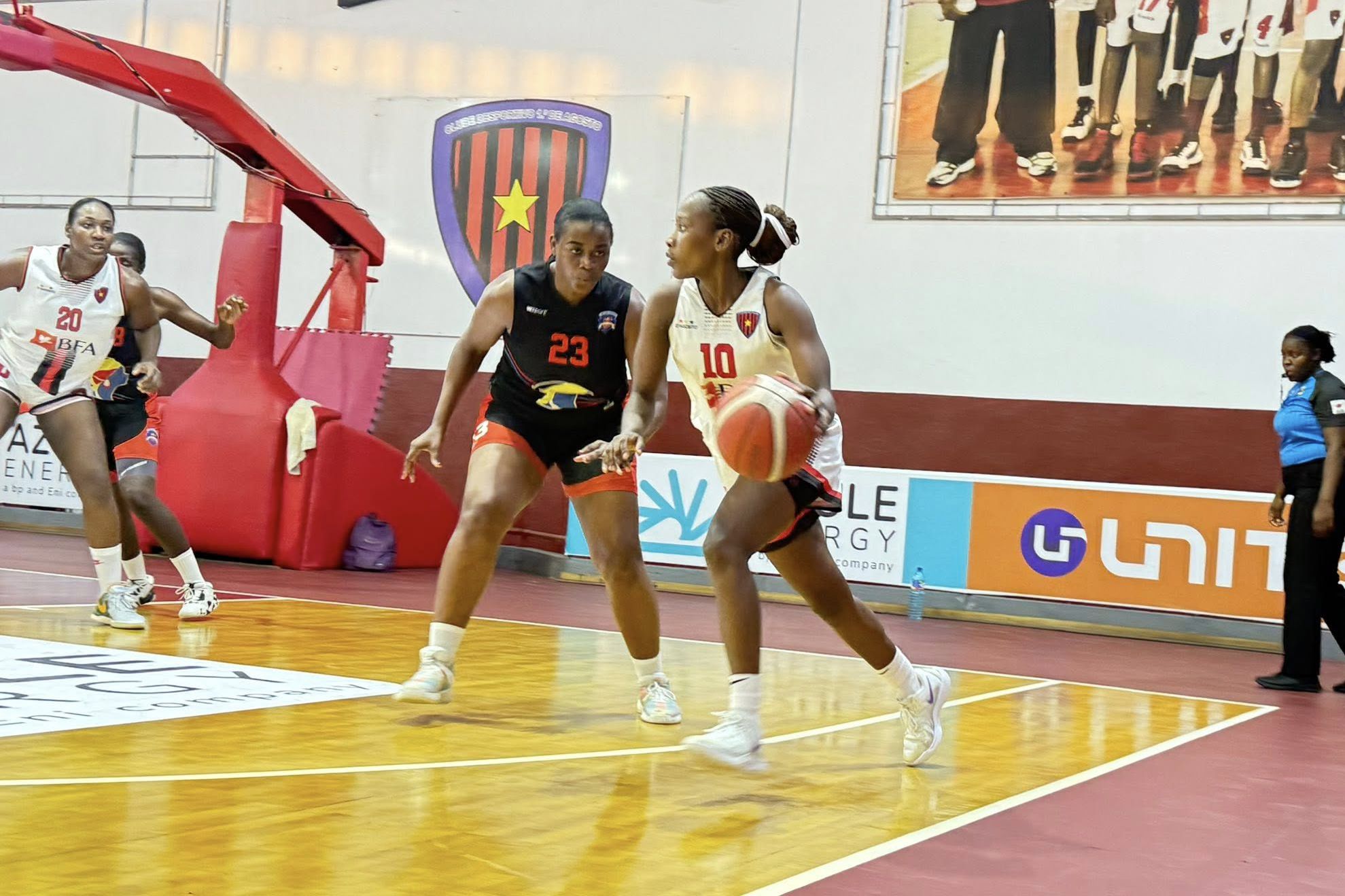 Equipa feminina do 1.º de Agosto volta a vencer e lideara com cinco vitórias em cinco jogos...