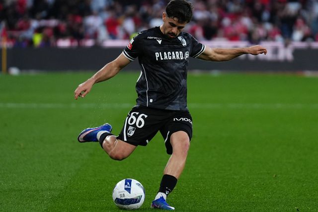 Strata com poucos destinos (os destaques do V. Guimarães)