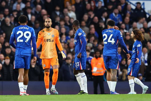 Jogadores do Chelsea em Stamford Bridge para a Premier League