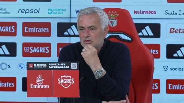 Mourinho: «Devo ter quase recorde mundial de expulsões enquanto treinador»