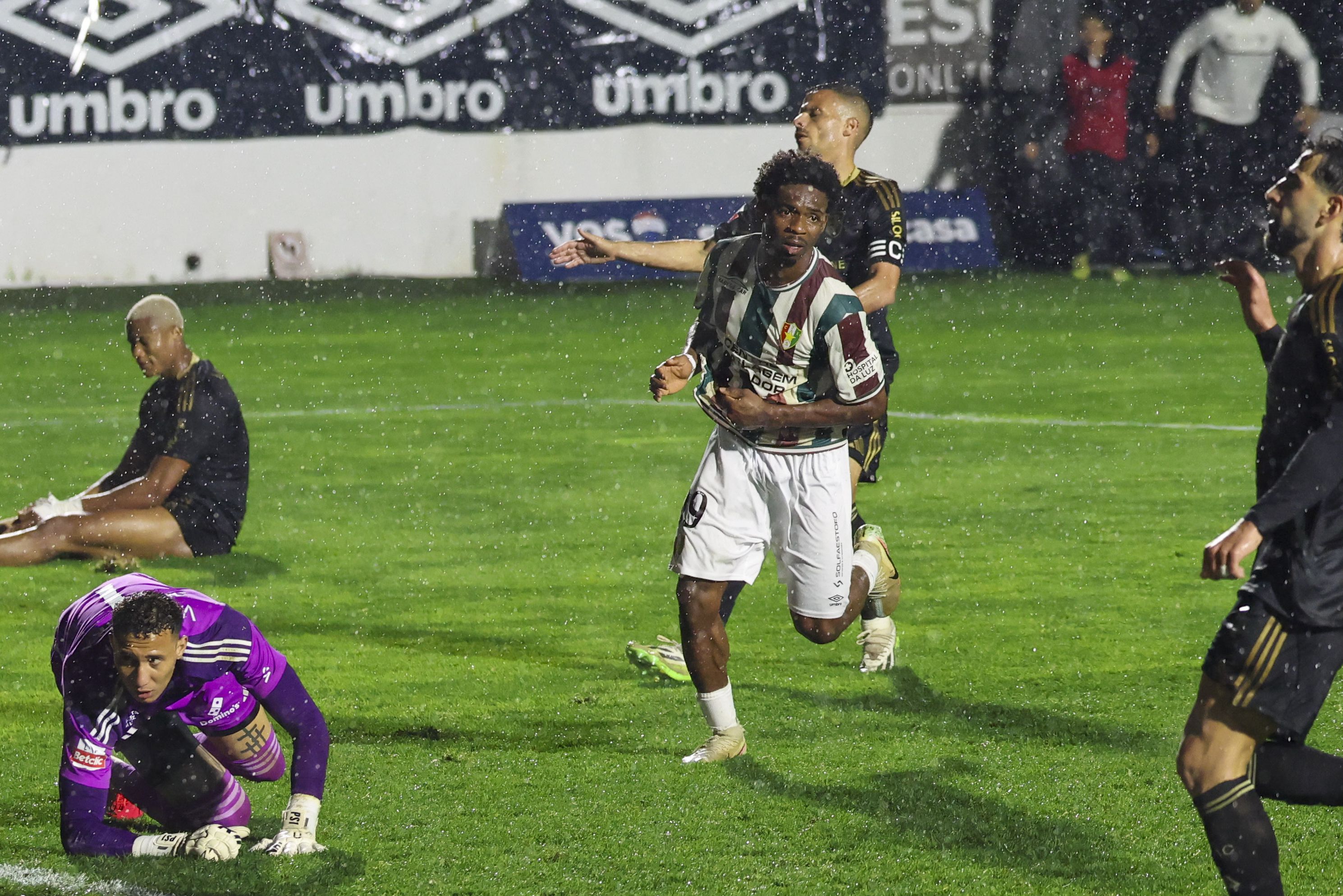 Casapianos tiveram noite para esquecer na Reboleira e o próximo desafio é com as águias - Foto: António Cotrim/LUSA