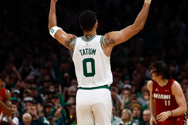 Celtics marcam 22 triplos e vencem o Jogo 1 do play-off contra os Heat