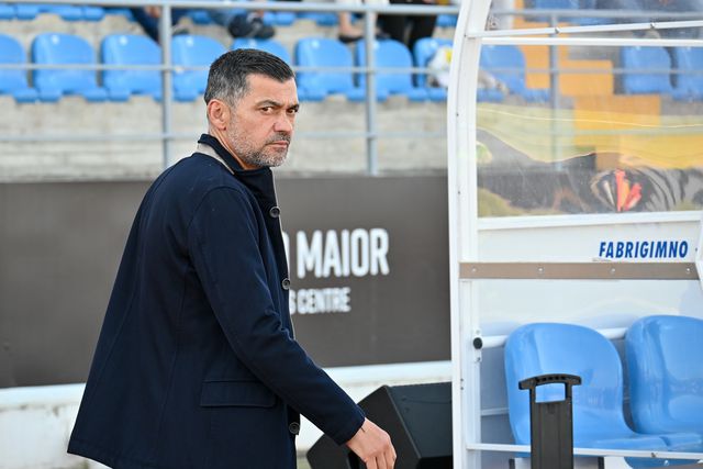 Sérgio Conceição insatisfeito ao intervalo do Casa Pia-FC Porto